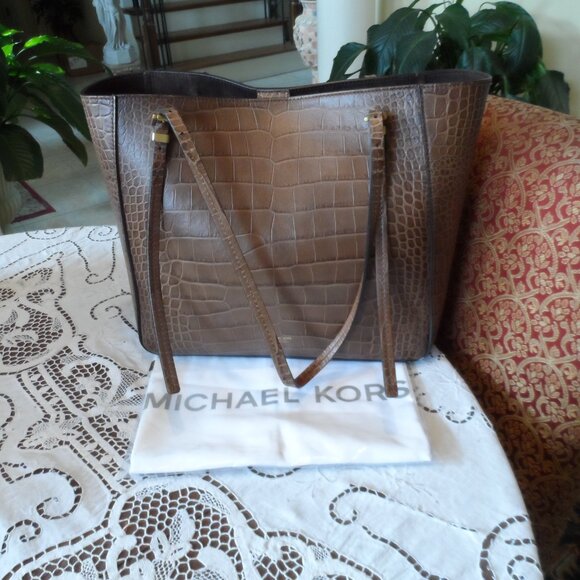 Michael Kors Collection Brown/Tan Croc Embosed Leather Large Tote Handbag - Picture 2 of 16